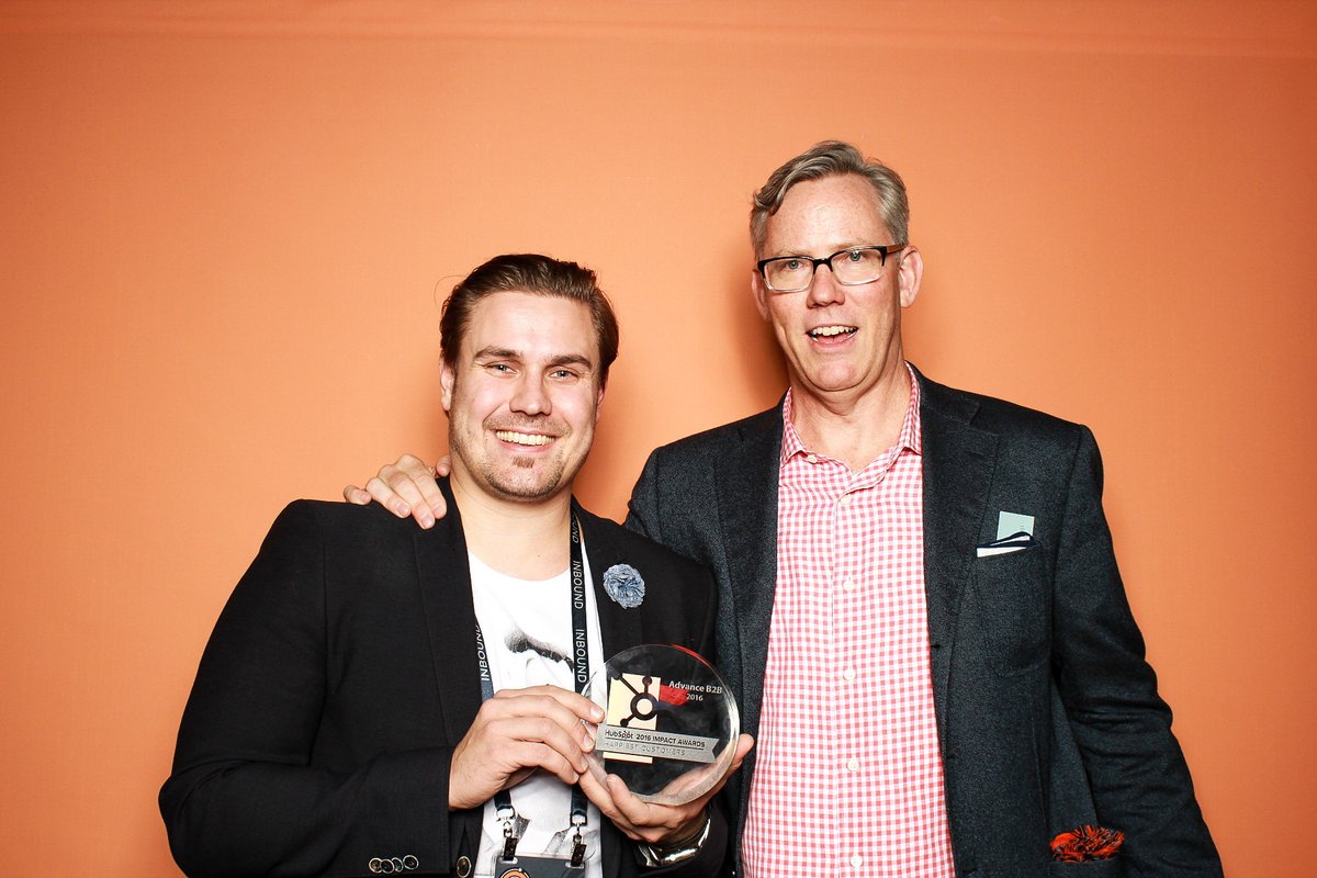 Paavo & Brian Halligan Happiest HubSpot Customers Award.jpg